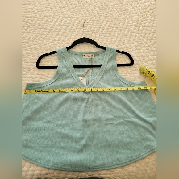 NWT New In Mint Green Tank Top Relaxed Fit - Picture 6 of 8